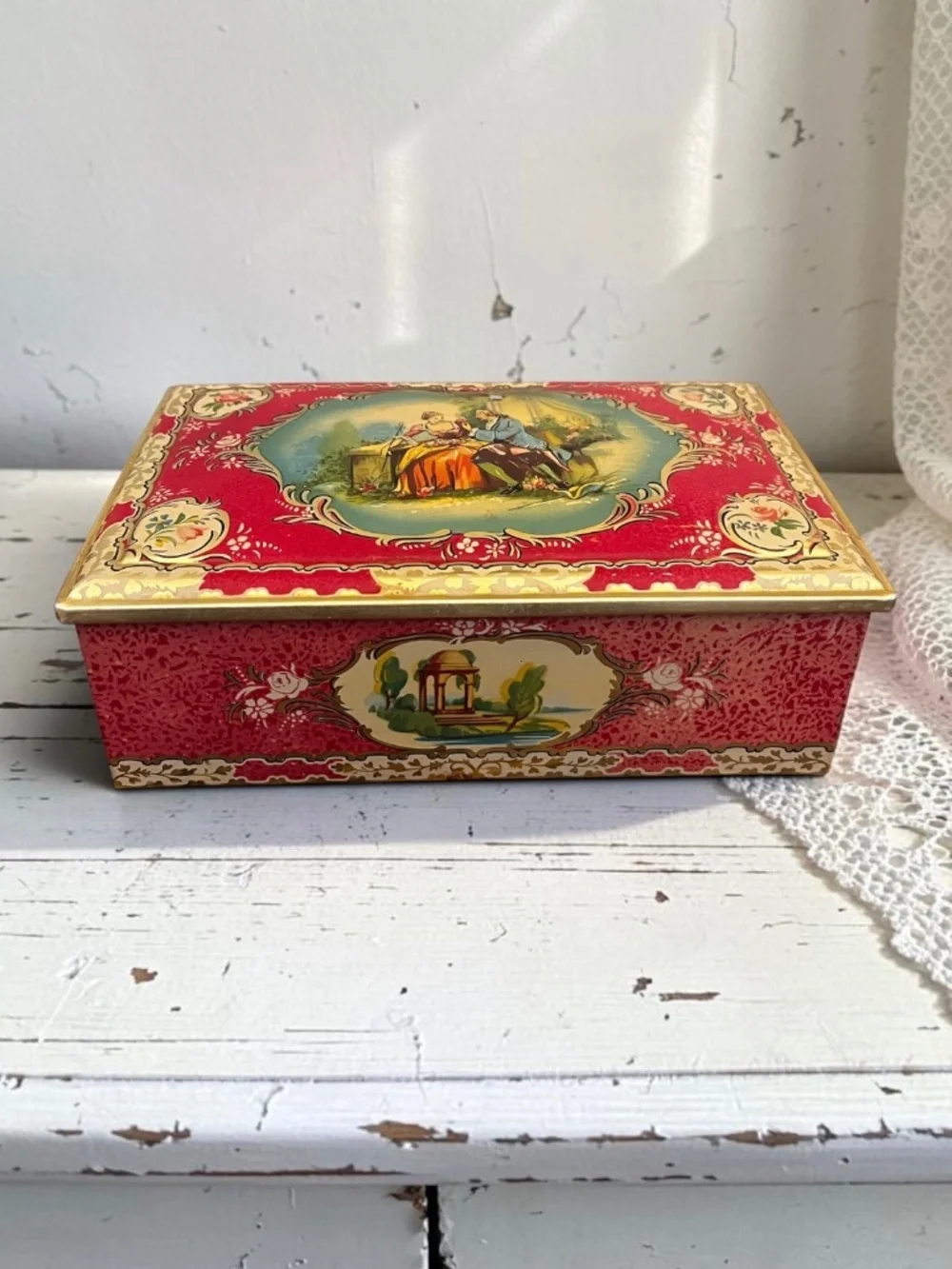 Vintage Made in England Romantic Tin Box | Rococo Courting Couple